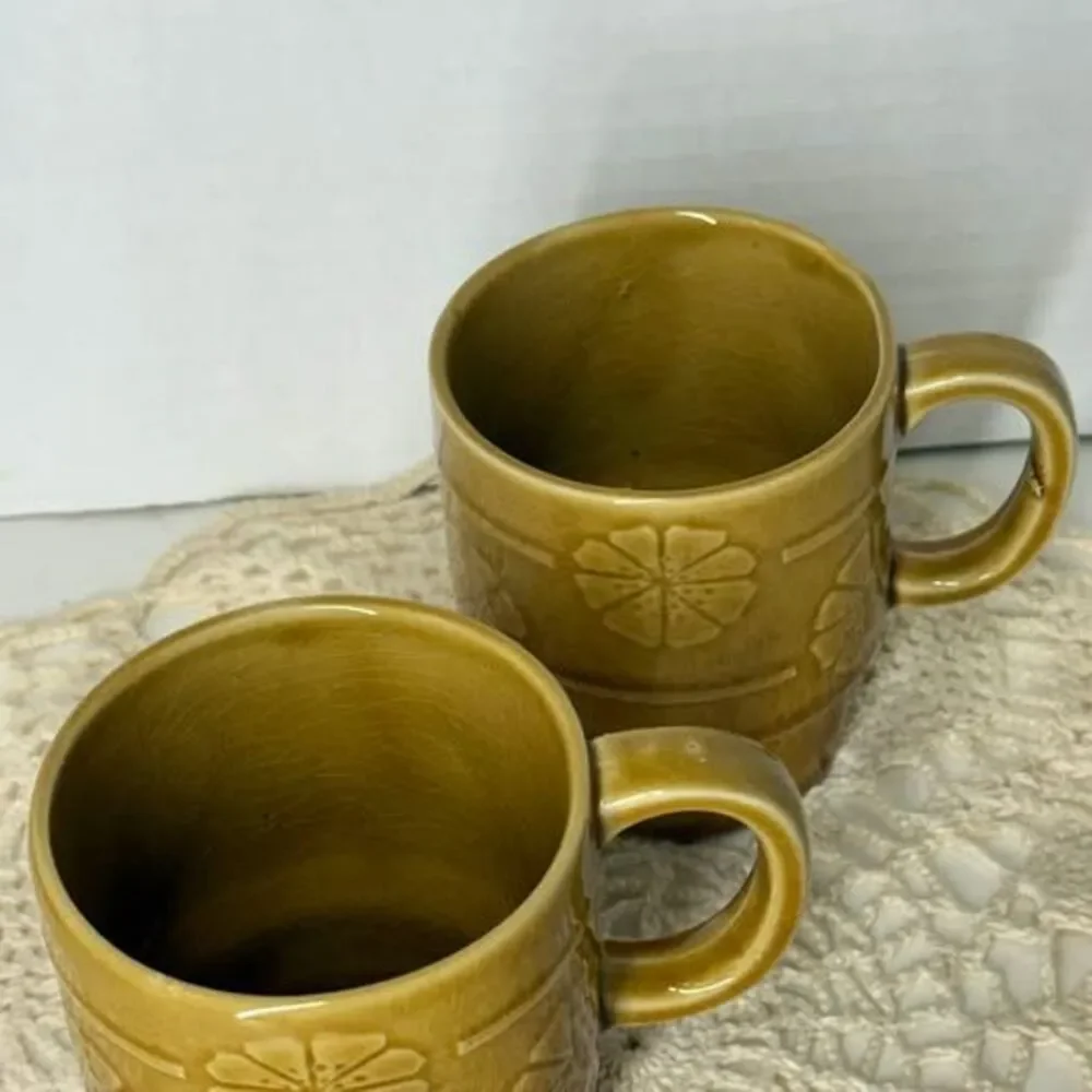 Unbranded vintage ceramic